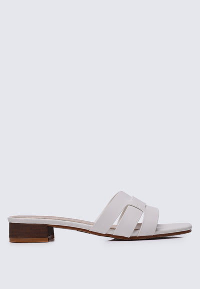 Isla Comfy Sandals In Off White