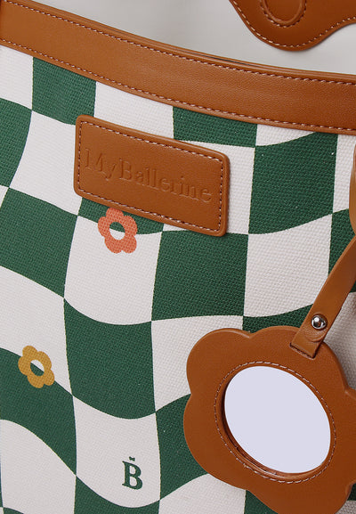 Checker Me Out Tote Bag In Green