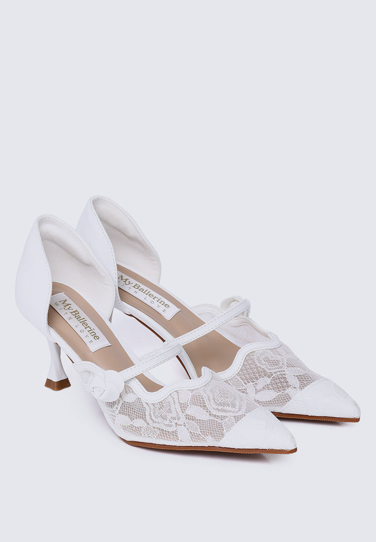 Timeless Blossoms Comfy Pumps In Ivory