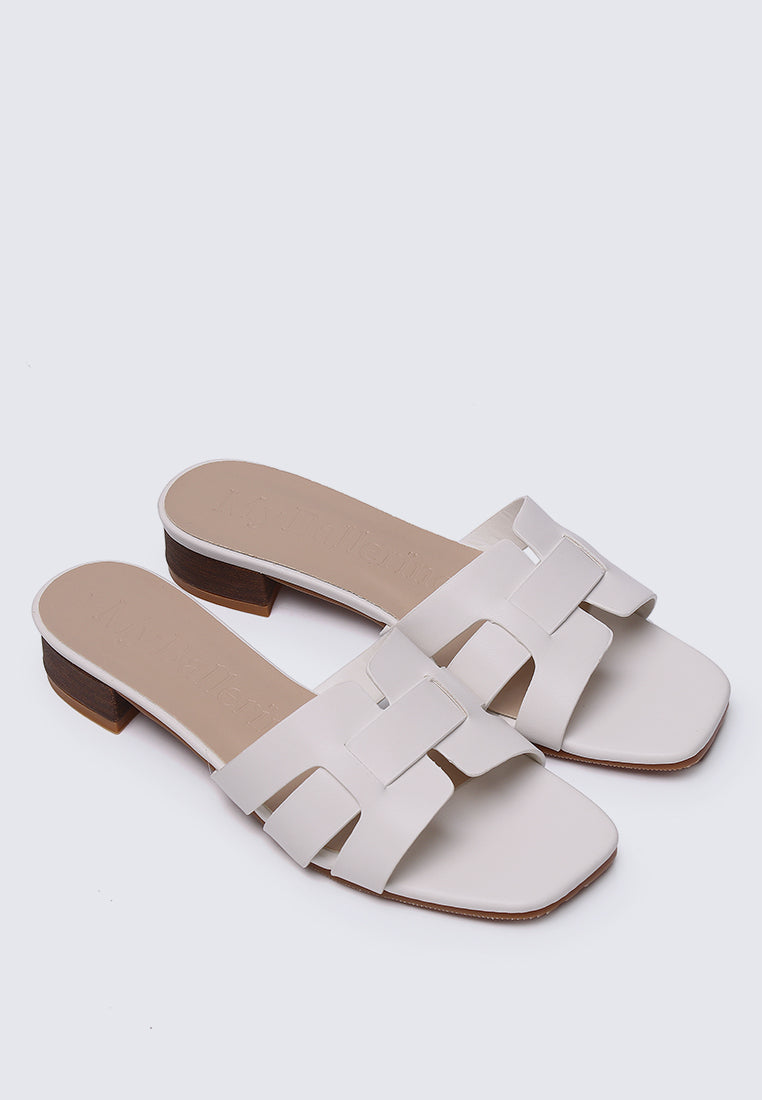 Isla Comfy Sandals In Off White