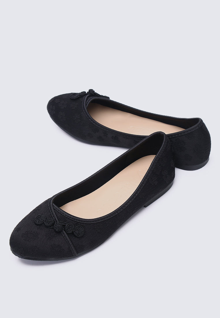 Chuyee Comfy Ballerina In Black