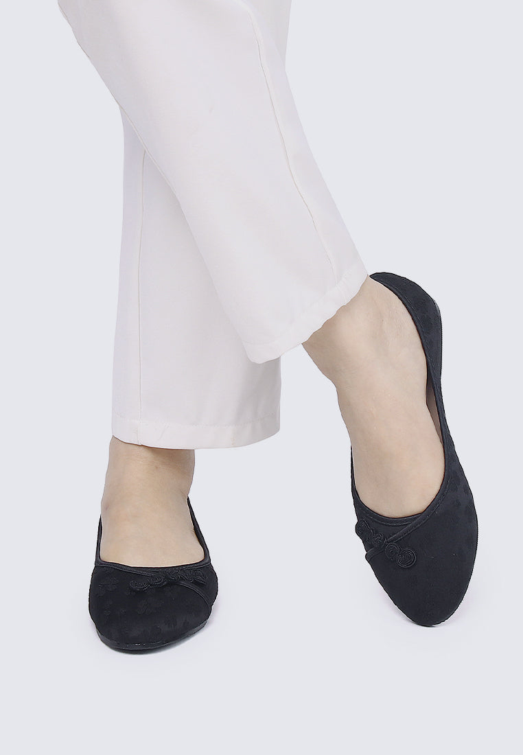 Chuyee Comfy Ballerina In Black