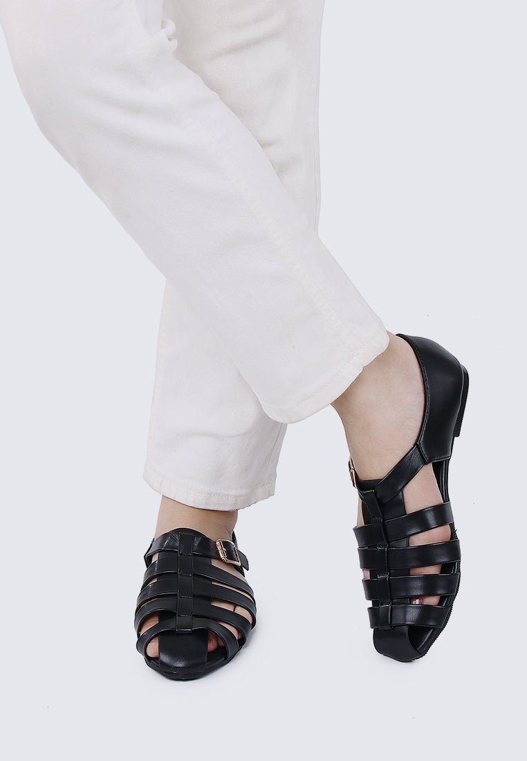 Iza comfy Sandals In Black