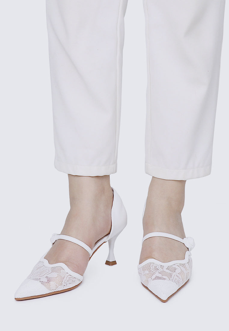 Timeless Blossoms Comfy Pumps In Ivory