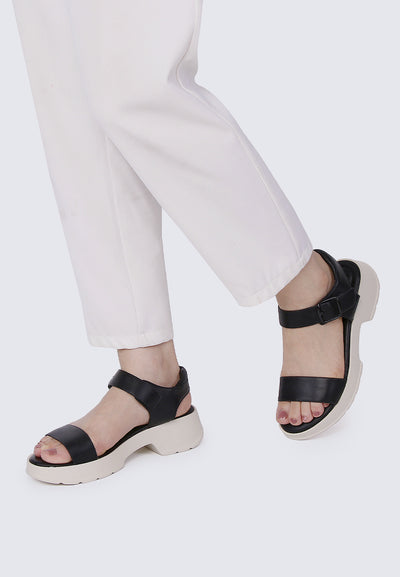 Go Walk Comfy Sandals In Black