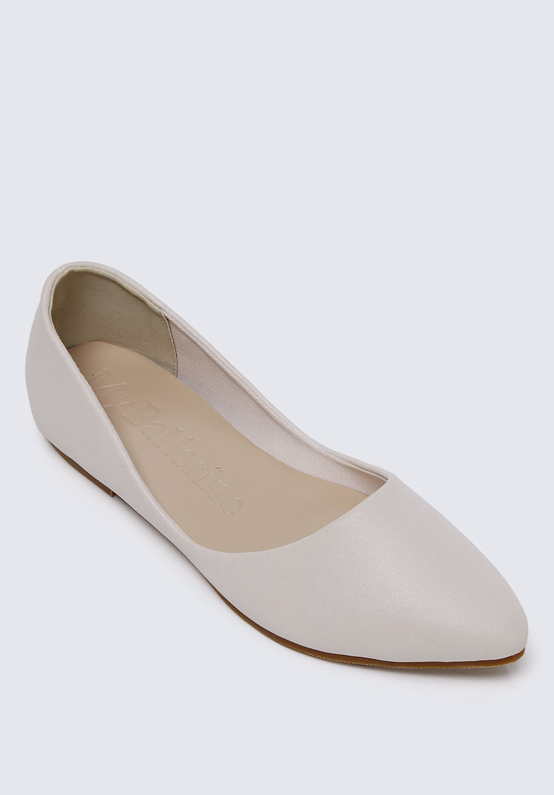 Cece Comfy Ballerina In Beige