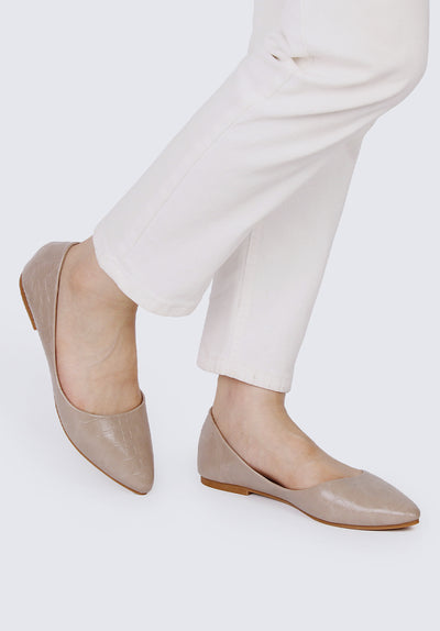 Cece Croc Comfy Ballerina In Taupe